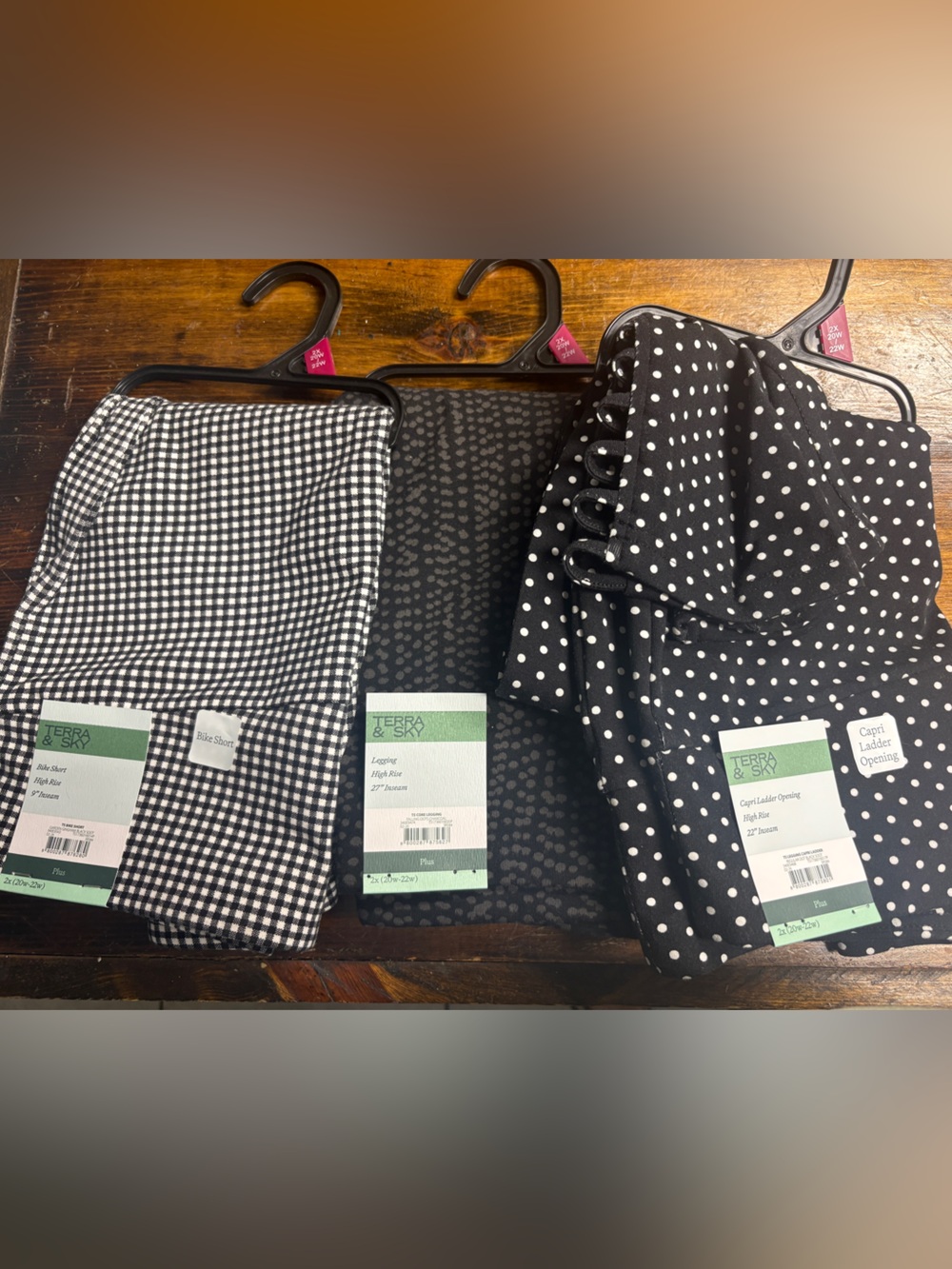 Terra & Sky black and white pull on shorts/leggings size 2X